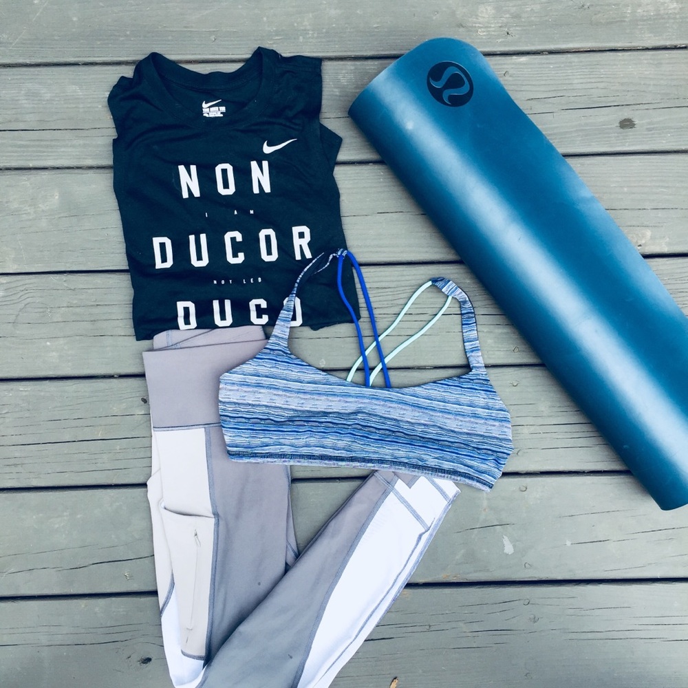 Lululemon sports bra